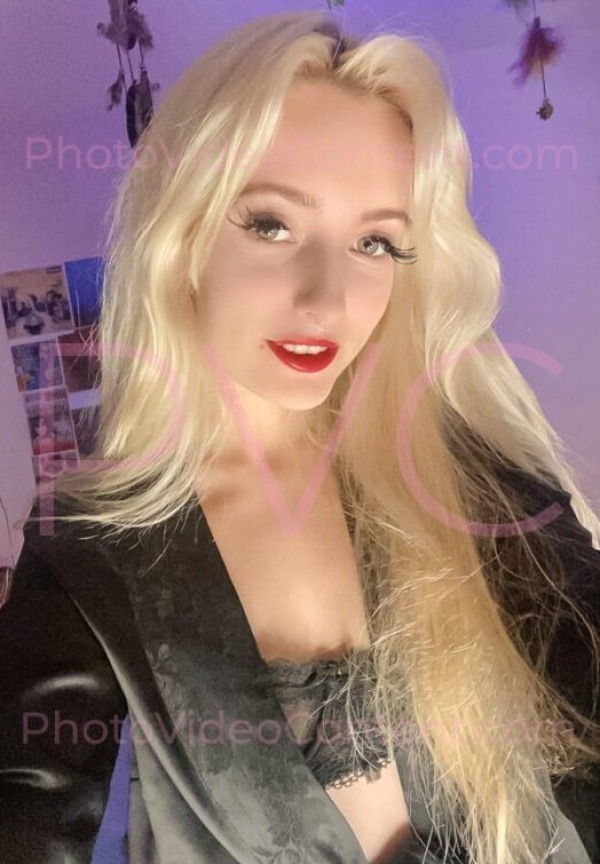 Mary adult model profile